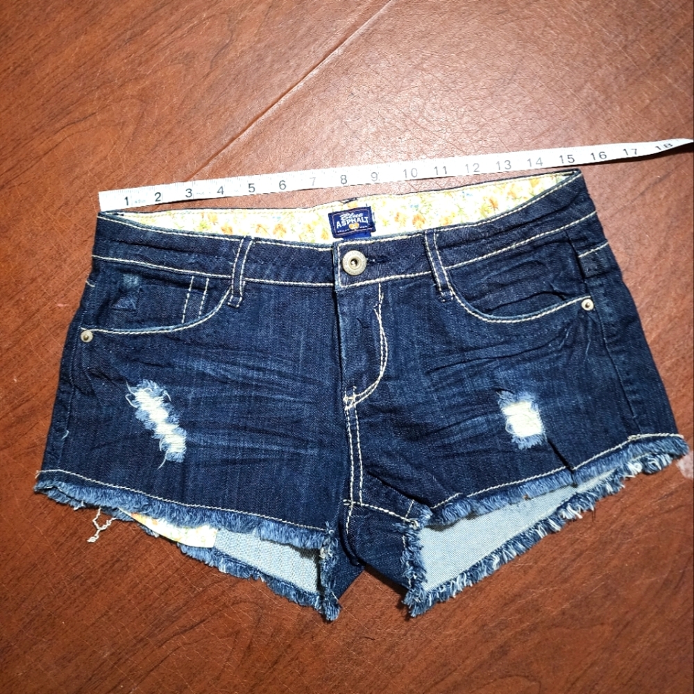 Denim Distressed Women Jeans Shorts - Picture 4 of 6